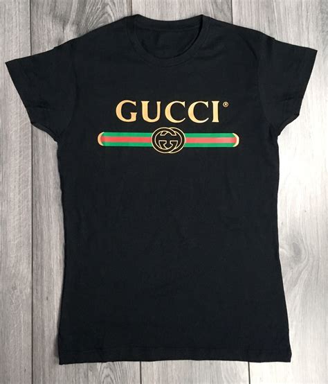 Playeras tipo polo de Gucci para mujer .